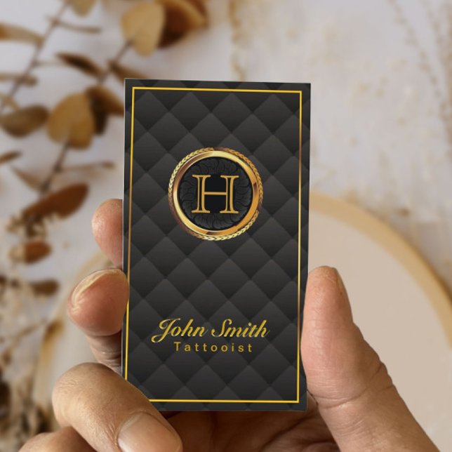 Cartão De Visita Artista de Tatuagem do Monograma Dourado Moderno D (Criador carregado)