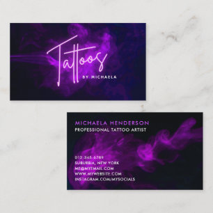 Cartão De Visita Artista de Tatuagem Neon Roxo Moderno & Fumaça