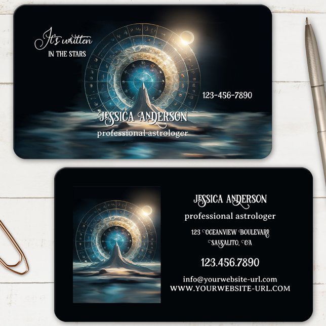 Cartão De Visita Astrologer do Horóscopo Celeste Magnético (Business card featuring a magical horoscope like illustration of a world with stars and planets)