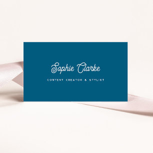Cartão De Visita Azul Oceano Script Retro com Código QR