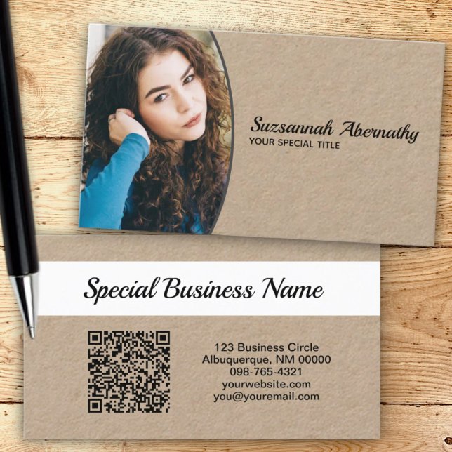 Cartão De Visita Babá de Código QR de Foto Profissional Oval (front and back business card template)