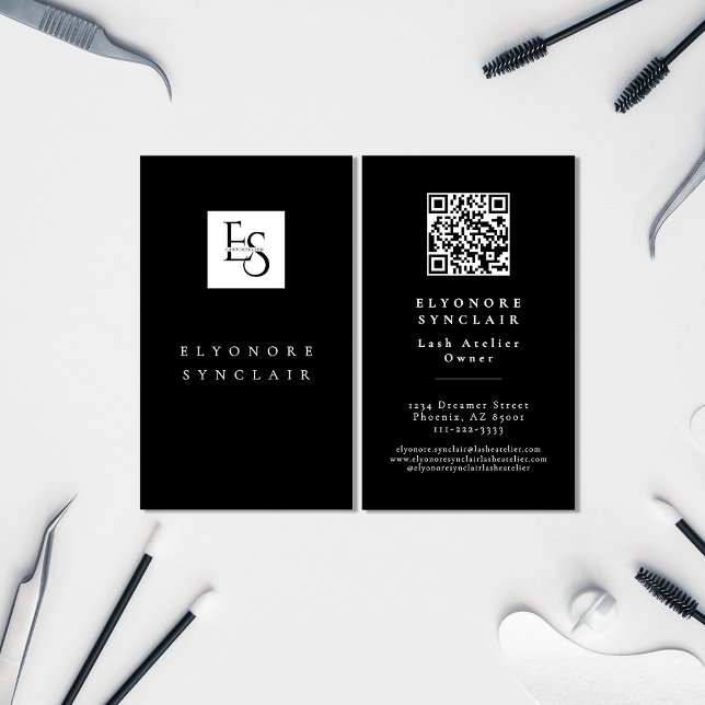 Cartão De Visita Black White Script Lashes Studio Logo QR Code (Criador carregado)