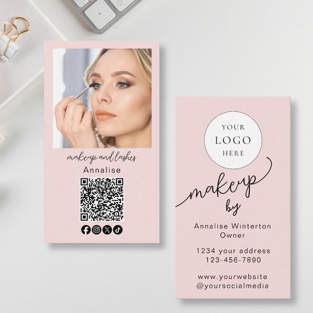 Cartão De Visita Blush Pink Script Logo QR Code Photo Makeup (Criador carregado)