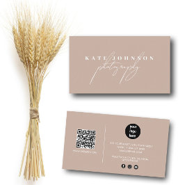 Cartão De Visita Boho Beige Signature Script QR Code Social Media