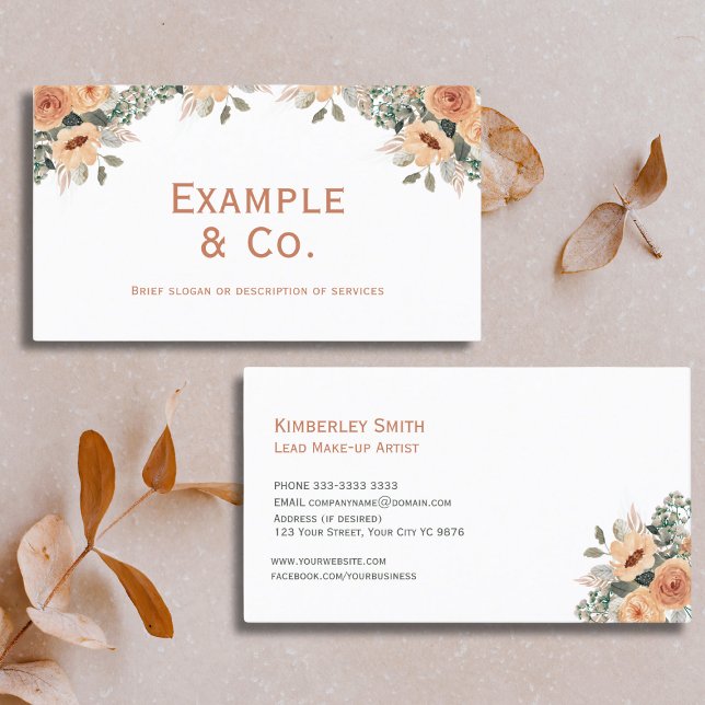 Cartão de visita branco, damasco floral, sem logot (Simple and elegant floral business card with peach roses and flowers along with greenery )