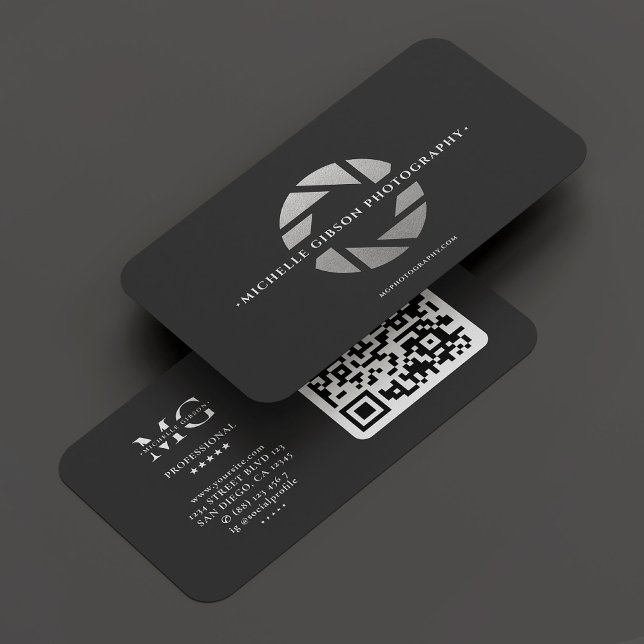 Cartão De Visita Câmara de Prata Preta Monograma de Fotografia Mode (Modern Photographer Monogram Black Silver Camera Business Card
☆★
☆★
☆★
☆★
☆★
(35664)
 | 
)