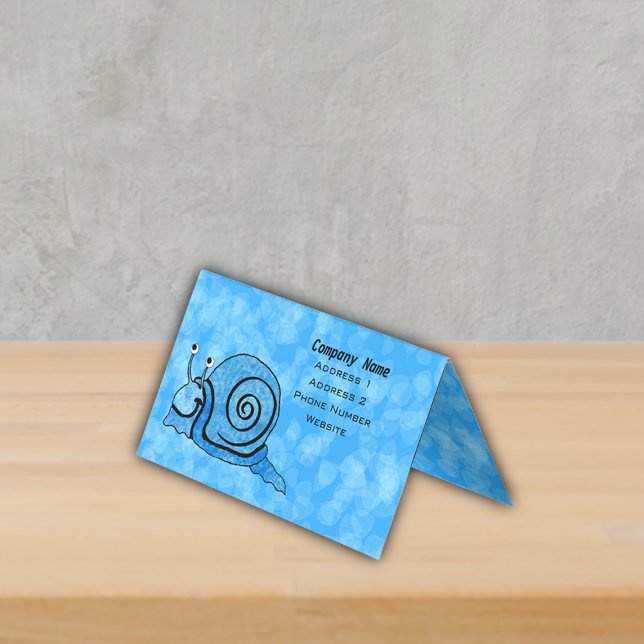 Cartão De Visita Caracol de Padrão Abstrato Azul de Fantasia Sorrid (Cute blue cartoon snail white eyes on marbled background in shades of blue standing business card.)