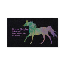 Cavalo Arrepiante em Roxo em Fundo Negro