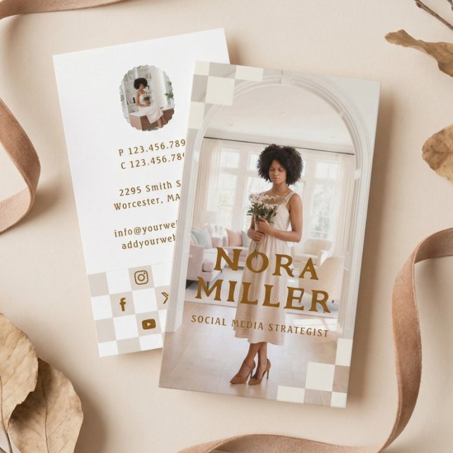 Cartão De Visita Checkered Pattern Social Media Influencer Photo (Checkered Pattern Social Media Influencer Photo Business Card)