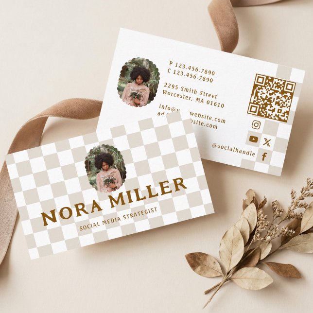 Cartão De Visita Checkered Pattern Social Media Influencer Photo QR (Checkered Pattern Social Media Influencer Photo QR Business Card)