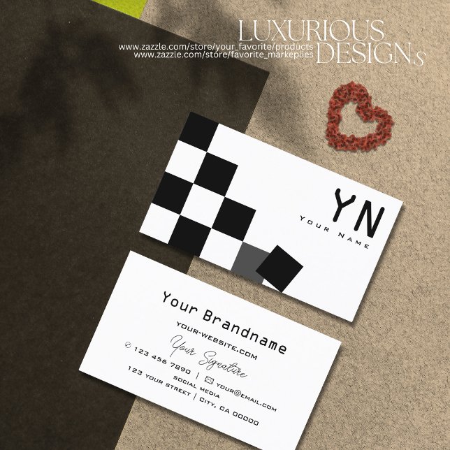 Cartão De Visita Chessboard Preto e Branco com Monograma Moderno (Criador carregado)