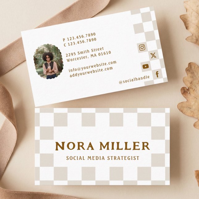 Cartão De Visita Chic Retro Checkered Pattern Content Creator Photo (Chic Retro Checkered Pattern Content Creator Photo Business Card)