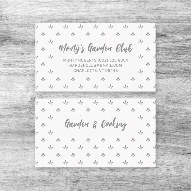 Cartão De Visita Cinza de Padrão de Folha Elegante Moderno | Chamad (Modern elegant gray leaf pattern design business calling card template with script name.)