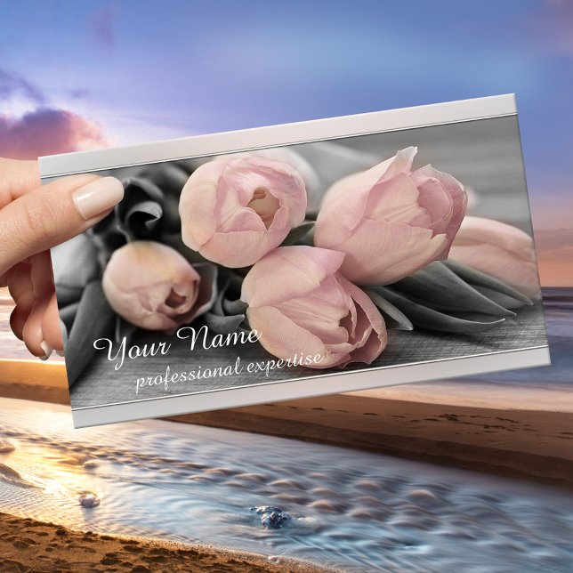 Cartão De Visita Cinza Prata Floral Professional (Professional business card featuring peach pink tulips on a grey background with a silver lining)