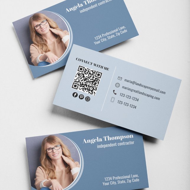 Cartão De Visita Código QR Azul de Foto Moderno (Modern photo business card template. )