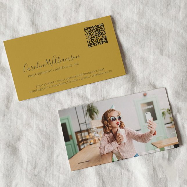 Cartão De Visita Código QR de Foto Personalizado com Fonte Amarela  (Criador carregado)