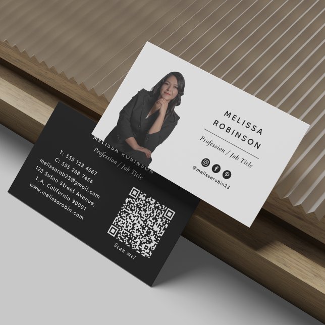 Cartão De Visita Código QR de Foto Profissional Preto e Branco (Criador carregado)
