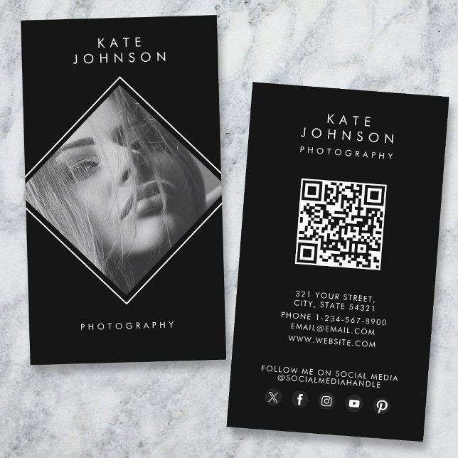 Cartão De Visita Código QR de Fotografia Elegante Preta Simples Mod (Modern Simple Black Elegant Photography QR Code Business Card)