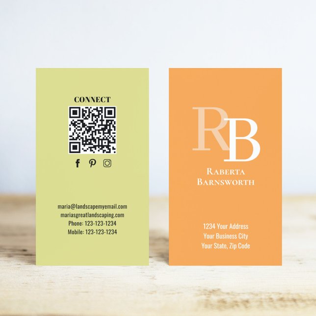 Cartão De Visita Código QR de Monograma Simples Laranja | Conecte-s (Orange and yellow monogram business card.)