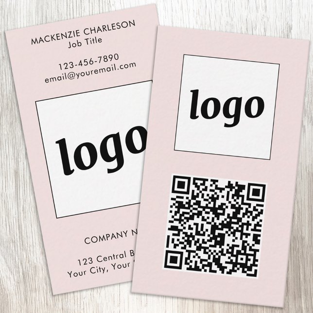 Cartão De Visita Código QR de Texto de Logo Simples Rosa Bege Verti (Simple logo with custom text and QR code business branding promotional vertical pink business cards)