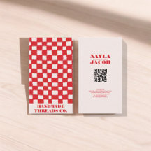 Código QR de Xadrez Vermelho e Rosa Feito à Mão