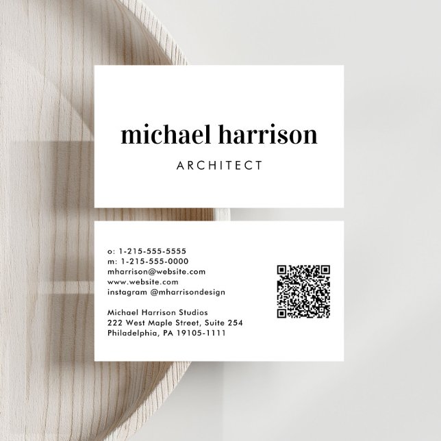 Cartão De Visita Código QR Mínimo Profissional Moderno (Capture attention, make connections, and leave a lasting impression with our modern QR business card)