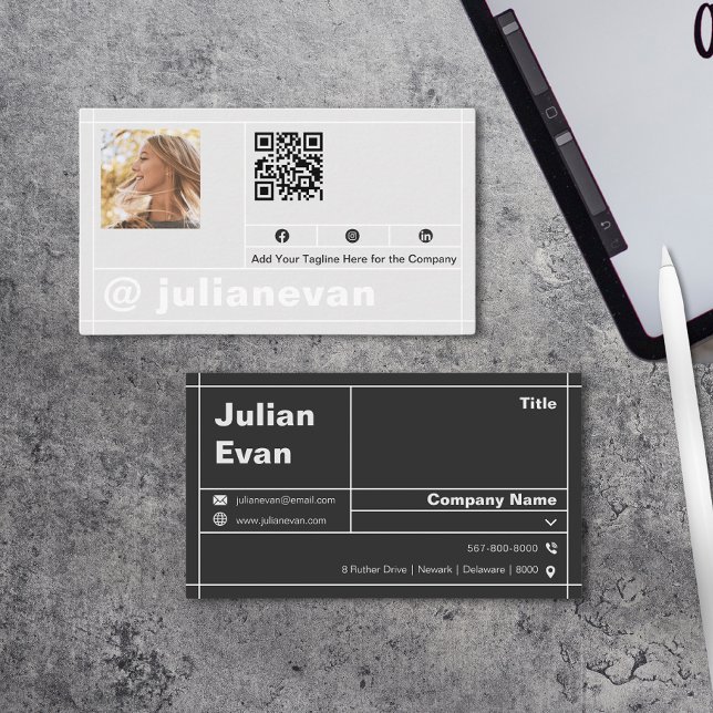 Cartão De Visita Código QR preto e branco de foto de perfil moderno (Modern Profile Photo Black & White QR Code Business Card)