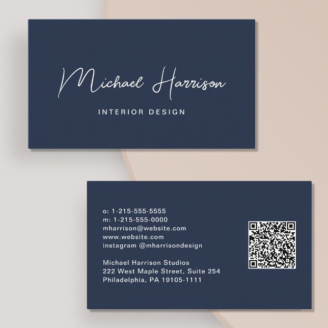 Cartão De Visita Código QR Professional de Script Moderno Azul (Capture attention and make connections with our modern signature script QR code blue business card)