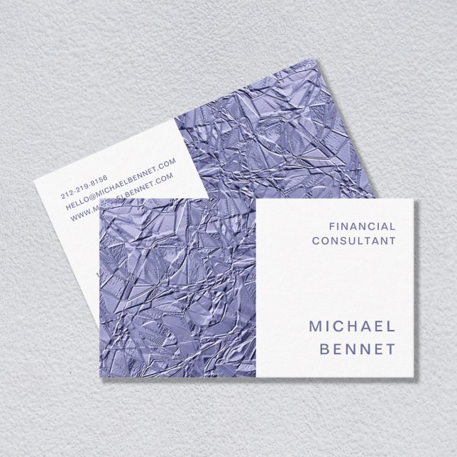 Cartão De Visita Consultor de Finanças Metálicas Roxo Moderno (Criador carregado)