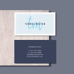 Cartão De Visita Consultor de Monograma Branco Azul Elegante Modern<br><div class="desc">Modelo de cartão de negócios moderno totalmente personalizável com monograma. Elegante e legal design. Perfeito para qualquer profissional.</div>