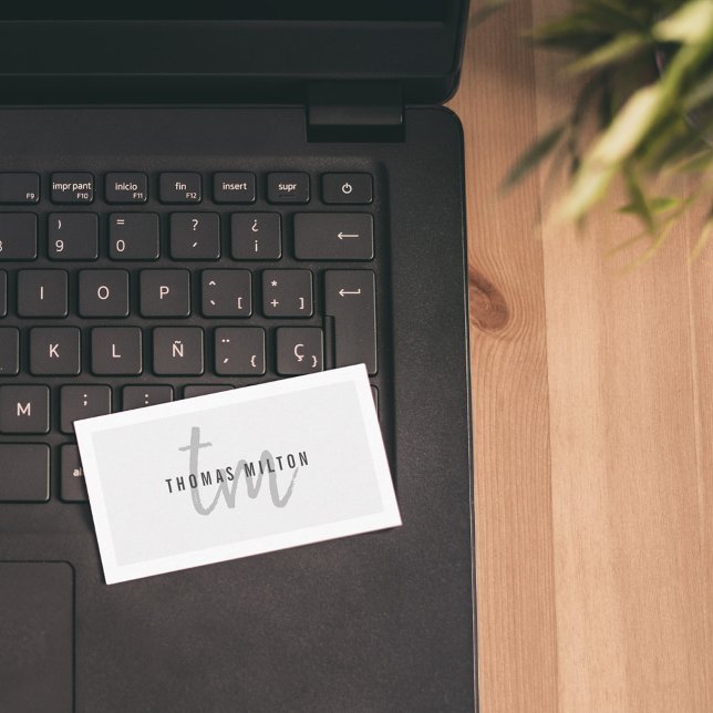 Cartão De Visita Consultor de Monograma Branco das Cinzas Elegantes (Criador carregado)