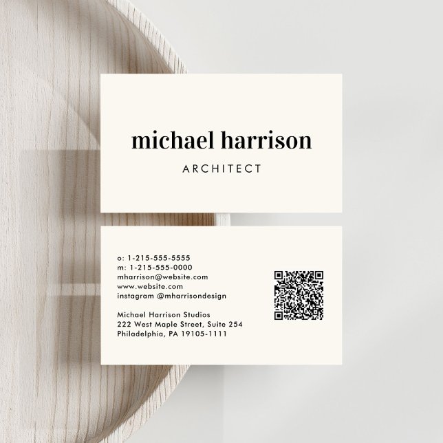 Cartão De Visita Creme de código QR mínimo profissional moderno (Capture attention, make connections, and leave a lasting impression with our modern QR business card)
