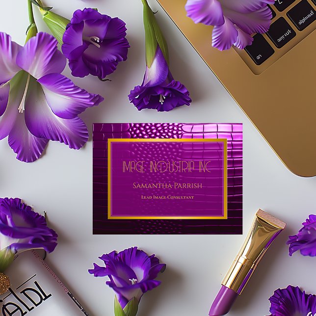 Cartão De Visita Crocodilo Vermelho-Roxo Elegante (Stylish and Chic Violet Purple Faux Crocodile Business Card )