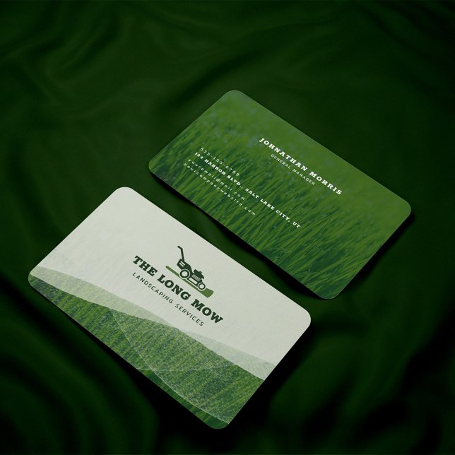 Cartão De Visita Cuidados e Paisagens Modernos (Mockup of custom Lawn care or landscaping company business card. Featuring lawnmower and grass. )