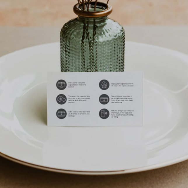 Cartão De Visita Cupcake Care Minimalist Flat Thank You Card (Criador carregado)