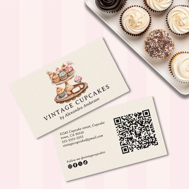 Cartão De Visita Cupcake Elegante Vintage (Elegant Vintage Cupcake Pastry Business Card)
