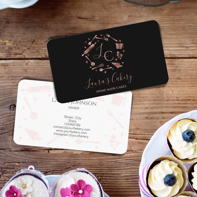 Cartão De Visita Cupcakes De Banho Rosa Dourado Utensils Whisk Mono (Criador carregado)