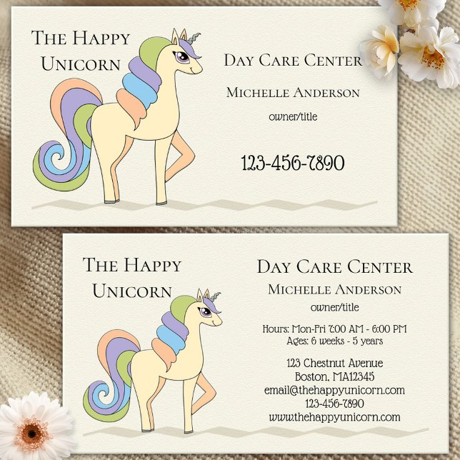 Cartão de visita de Assistência Infantil de Pastel (Business card in pastel colors featuring an illustration of a cute unicorn - child day care center)