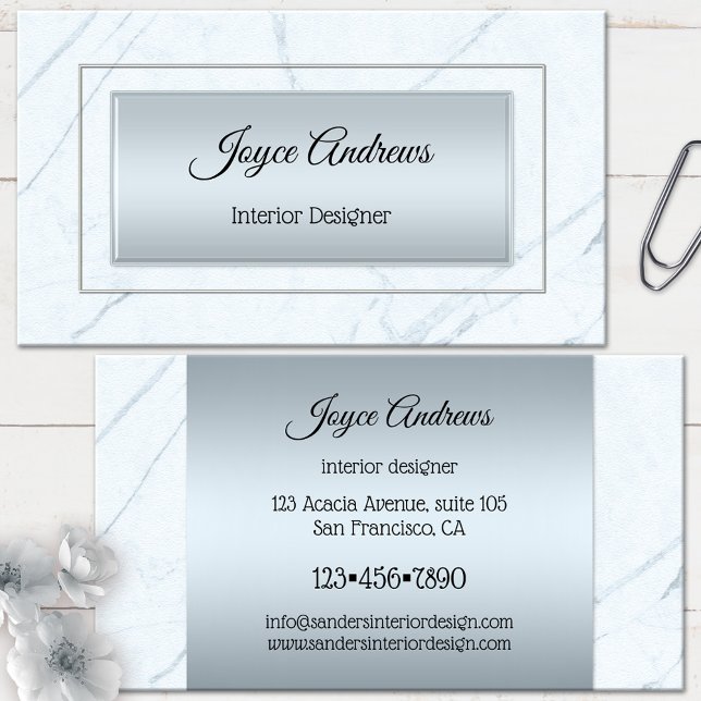 Cartão de Visita de Design de Interiores Mármore A (Business card featuring a pale blue marble design with silver - interior design - home staging)