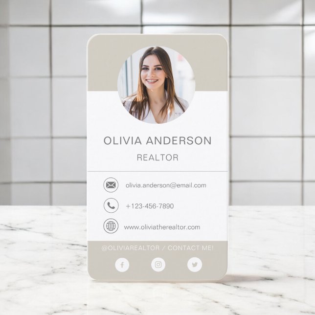 Cartão de visita de Foto Profissional Beige Terrac (Criador carregado)