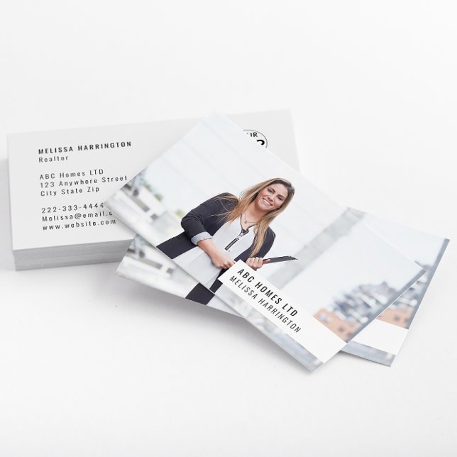 Cartão de visita de Fotografia | Marca personaliza (A modern white photo business card with company logo & photo of a woman in a professional suit.)