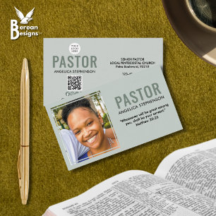 Cartão de Visita de Pastor de Igreja Moderno em QR