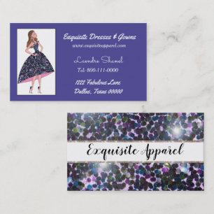 Cartão de visita de vestidos refinados e palhaço