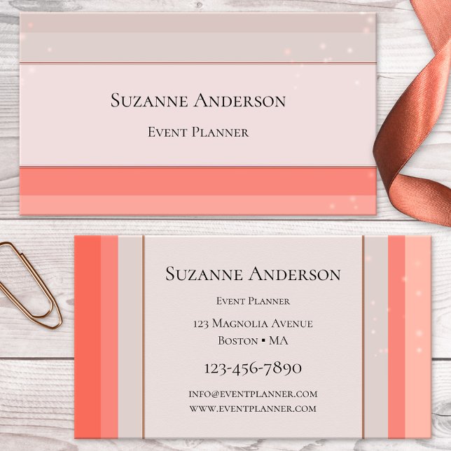 Cartão de visita do Planejador de Eventos de Spark (Elegant business card featuring a modern striped design in coral and peach with light sparkles)