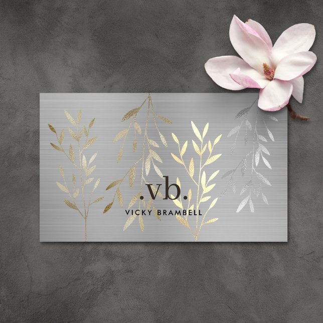 Cartão De Visita Dourado de luxo clássico e prata deixa salão monog (Classy Luxury Gold & Silver Leaves Monogram Salon Business Card)
