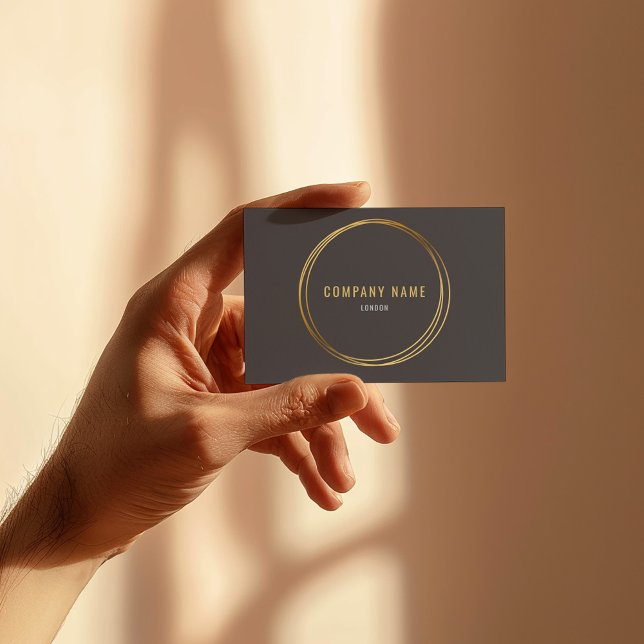 Cartão De Visita efeito Dourado, anéis dourados, texto negrito de f (Sleek dark grey business card with gold foil circle and modern minimalist text)
