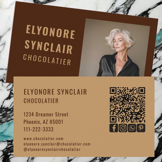 Cartão De Visita Elegant Brown Chocolatier Personal Photo Social QR (Criador carregado)