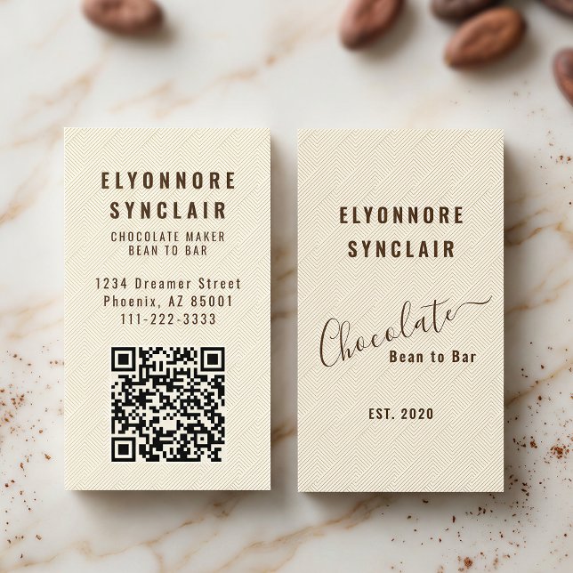 Cartão De Visita Elegant Chocolate Embossed Texture Look QR Code (Criador carregado)