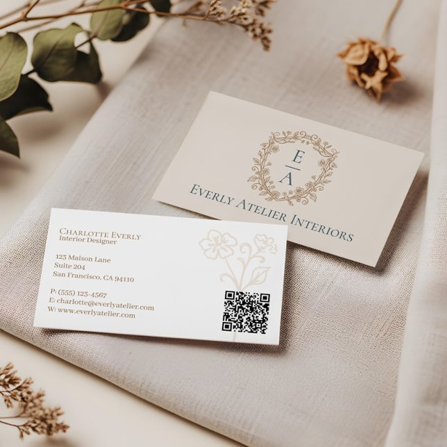 Cartão De Visita Elegant Luxury Boutique Floral Monogram Crest Logo (Elegant Luxury Boutique Floral Monogram Crest Logo Business Card)