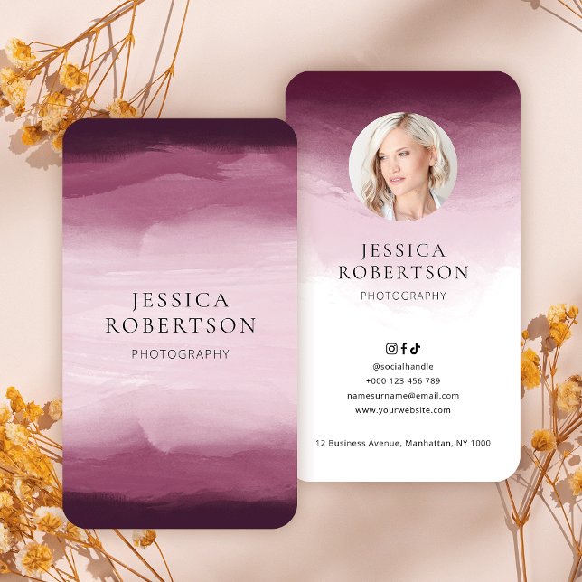 Cartão De Visita Elegante de Fotografia Rosa Burgundy Moderna (Elegant profile photo business cards with dark red watercolor background and minimal fonts)